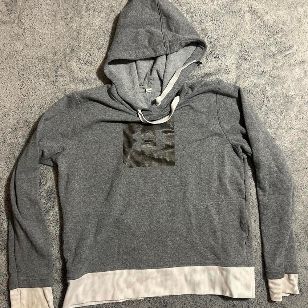 Under Armour Women's Medium Gray Logo Pullover Hoodie